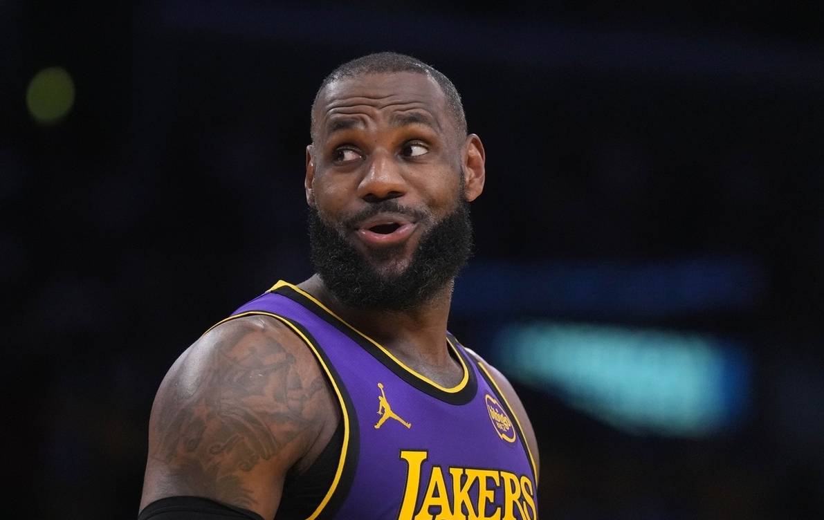 9sports-詹姆斯有数据比乔丹和哈登的总和还多！