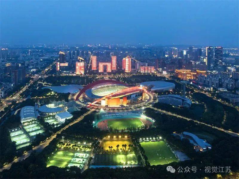 “苏超”e起拍|人与城,燃情“苏超”