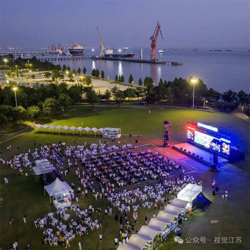 “苏超”e起拍|人与城,燃情“苏超”