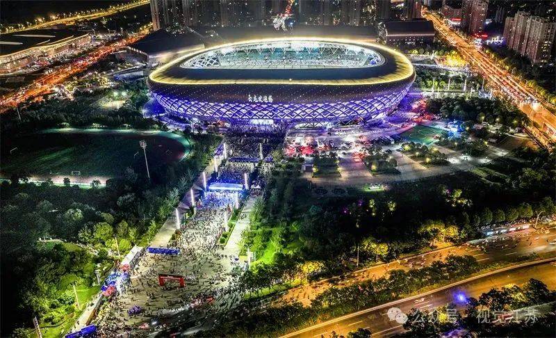 “苏超”e起拍|人与城,燃情“苏超”