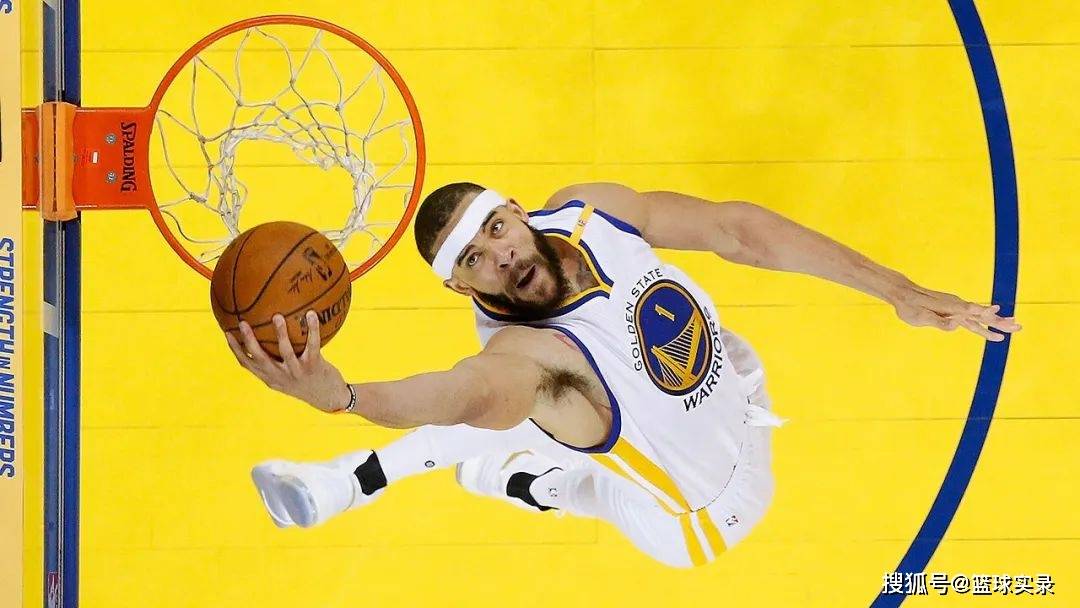 三冠中锋！麦基生涯回顾，还能回归NBA？