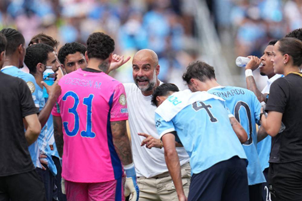 猜猜谁是英超冠军？拿下双榜一的红军无缘，曼城与蓝军才是真龙