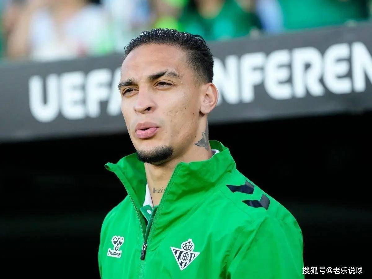 关于安东尼转会情况，贝蒂斯没有诚意，曼联左右为难