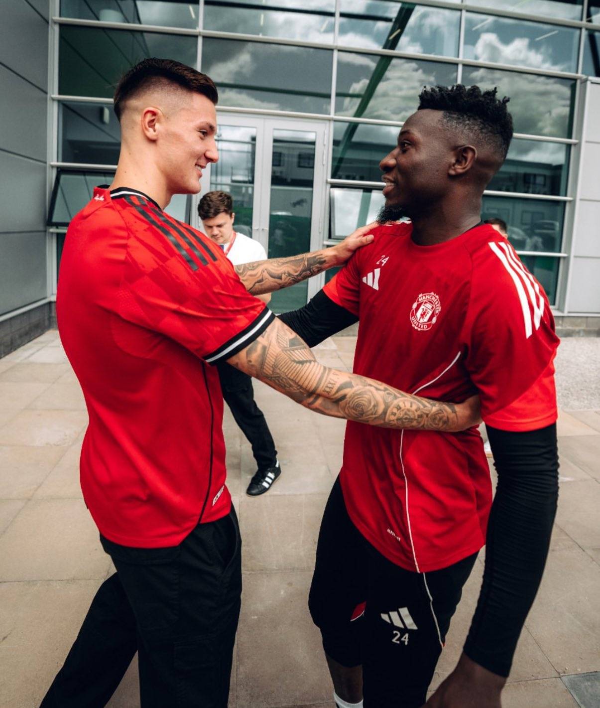 9sports-曼联战阿森纳谢什科可争首发！阿莫林安排闭门热身赛，奥纳纳也参与