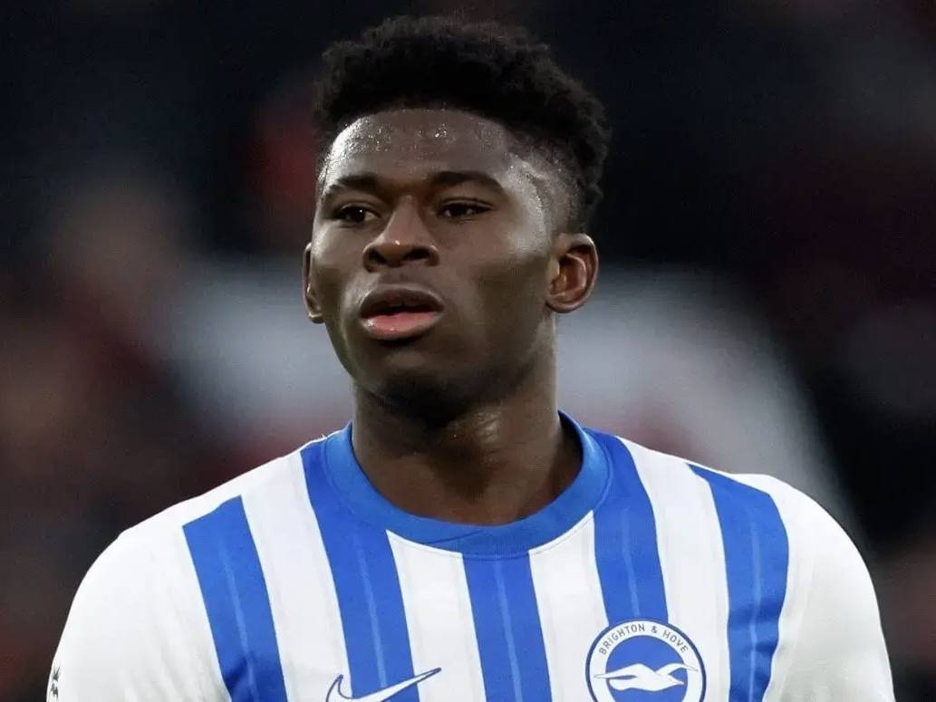 曼联这是奔着争冠去啊？2.3亿买前锋只是开始，还要再买多纳鲁马