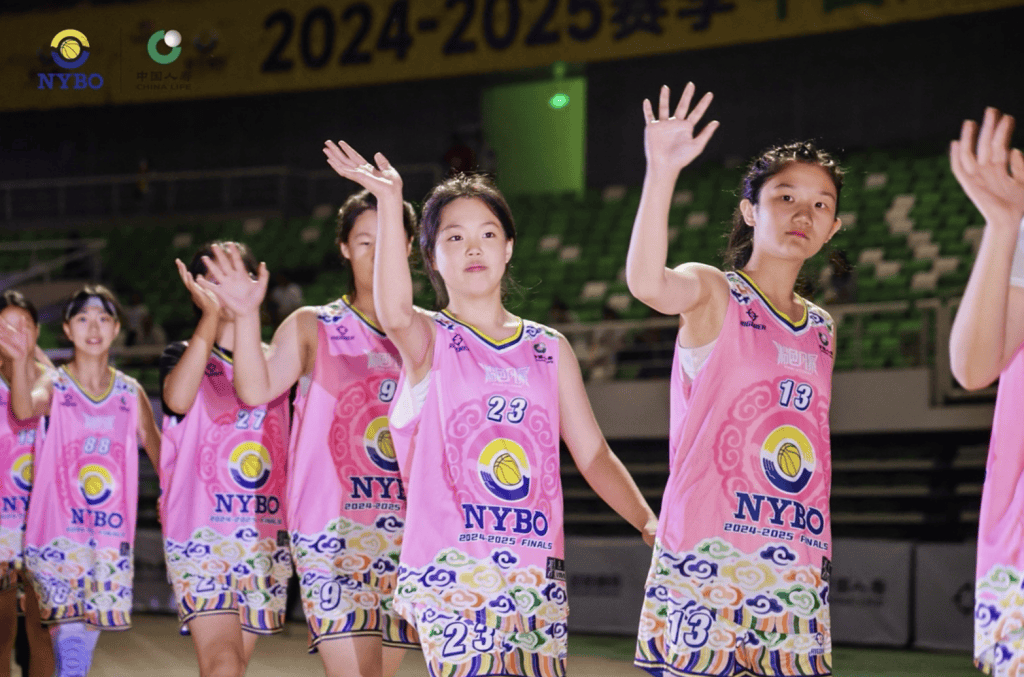 这项赛事把姚明带到草原观赛，从这里看见中国篮球的未来