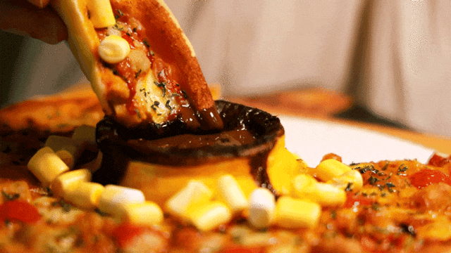 Wow“火山”来袭！达美乐比萨玩趣上新，升级可可“火山”饼底免外送费*