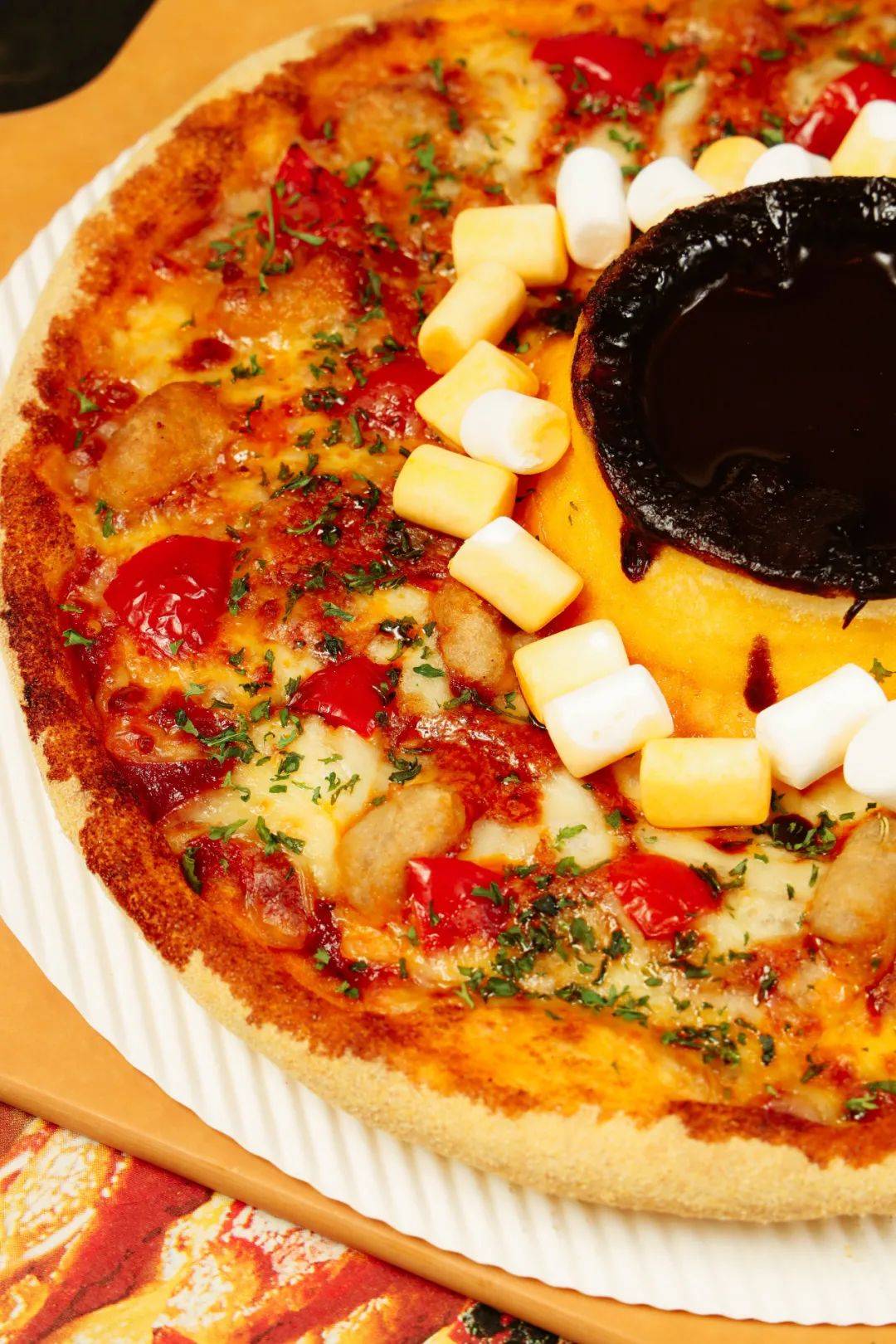 Wow“火山”来袭！达美乐比萨玩趣上新，升级可可“火山”饼底免外送费*