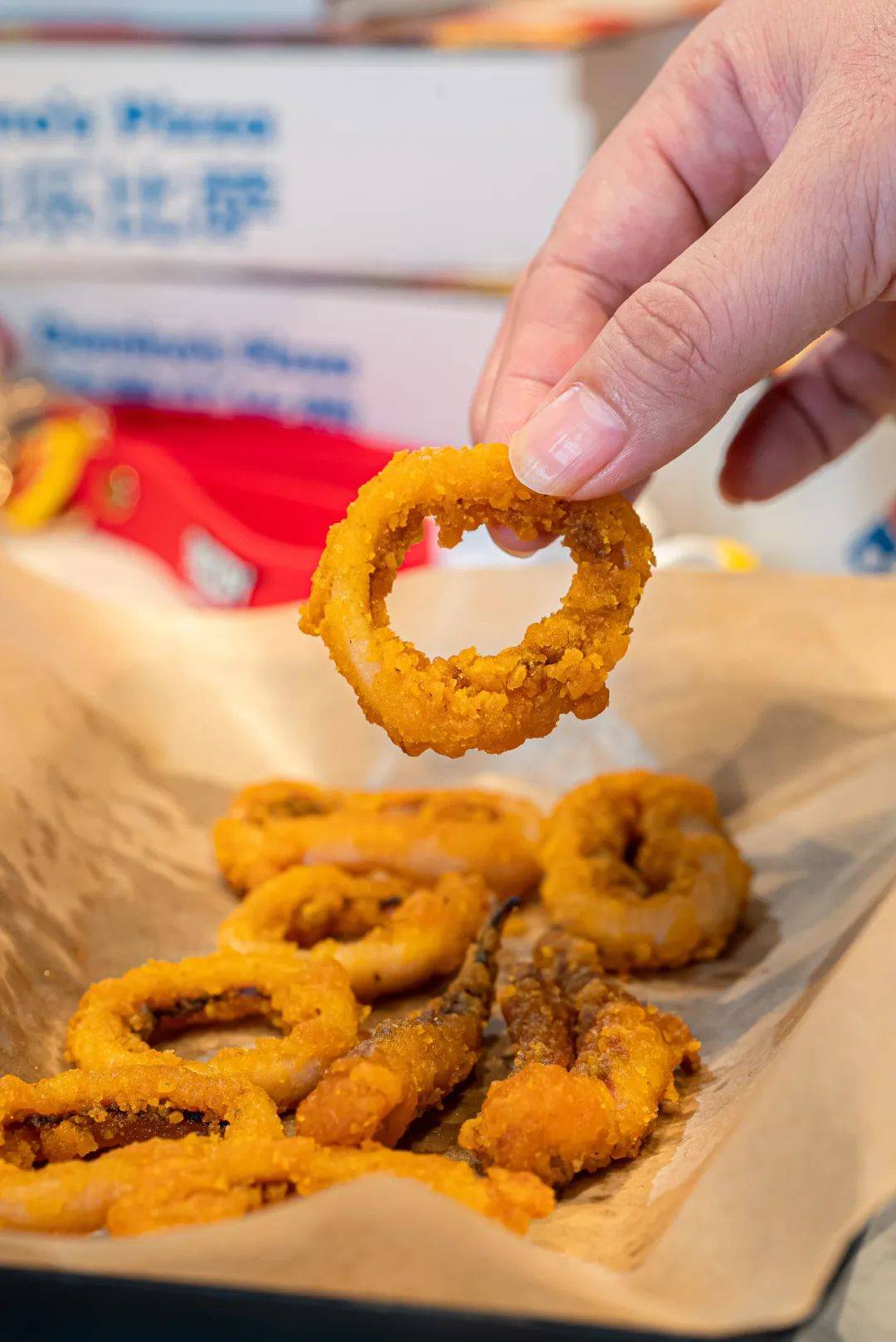 可可“火山”来袭！达美乐新品比萨饼底咸甜暴击，升级可可“火山”饼底可免配送费