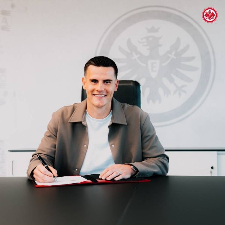 9sports-官方：法兰克福签下不莱梅门将泽特尔 据悉转会费500万欧