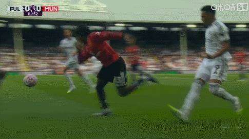 九游体育中国-半场：曼联0-0富勒姆，巴锡送点B费失点库尼亚中柱