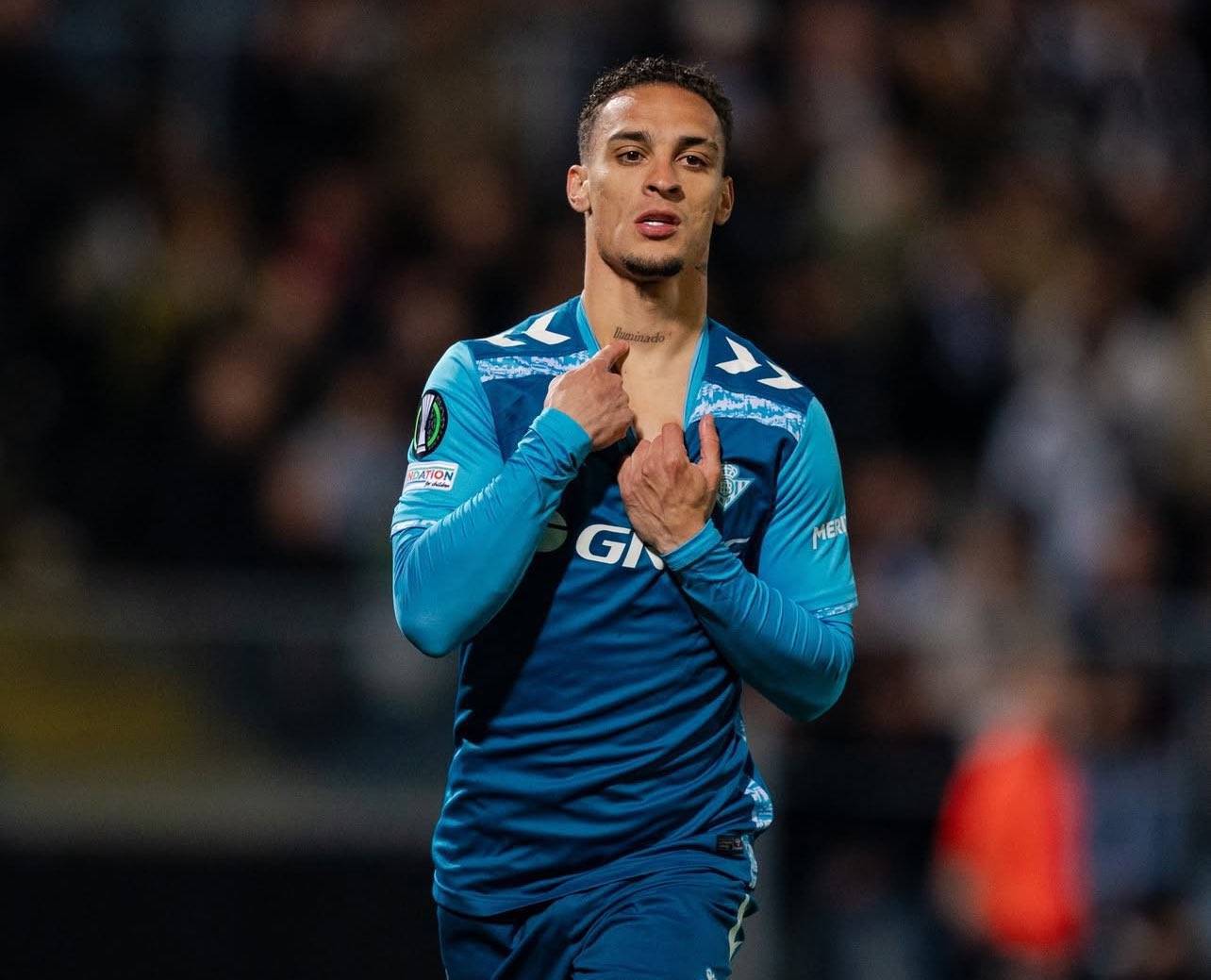 反转再反转！安东尼无缘贝蒂斯，400万欧元薪资差价，曼联也不想给