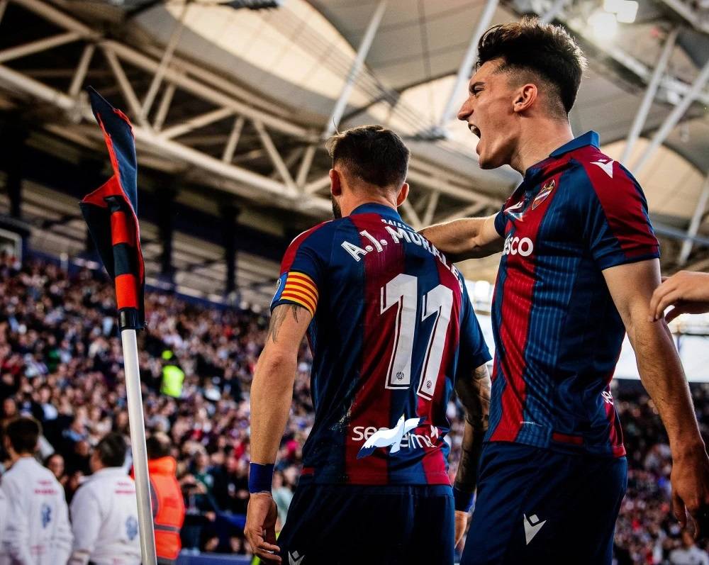 九游体育官网-西甲-莱万特2-4巴萨：莱万特有想法，莱万可以上场了|前瞻