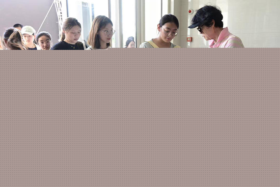 世界冠军、老体育工作者送江苏体育记忆系列丛书下基层苏州站活动成功举办