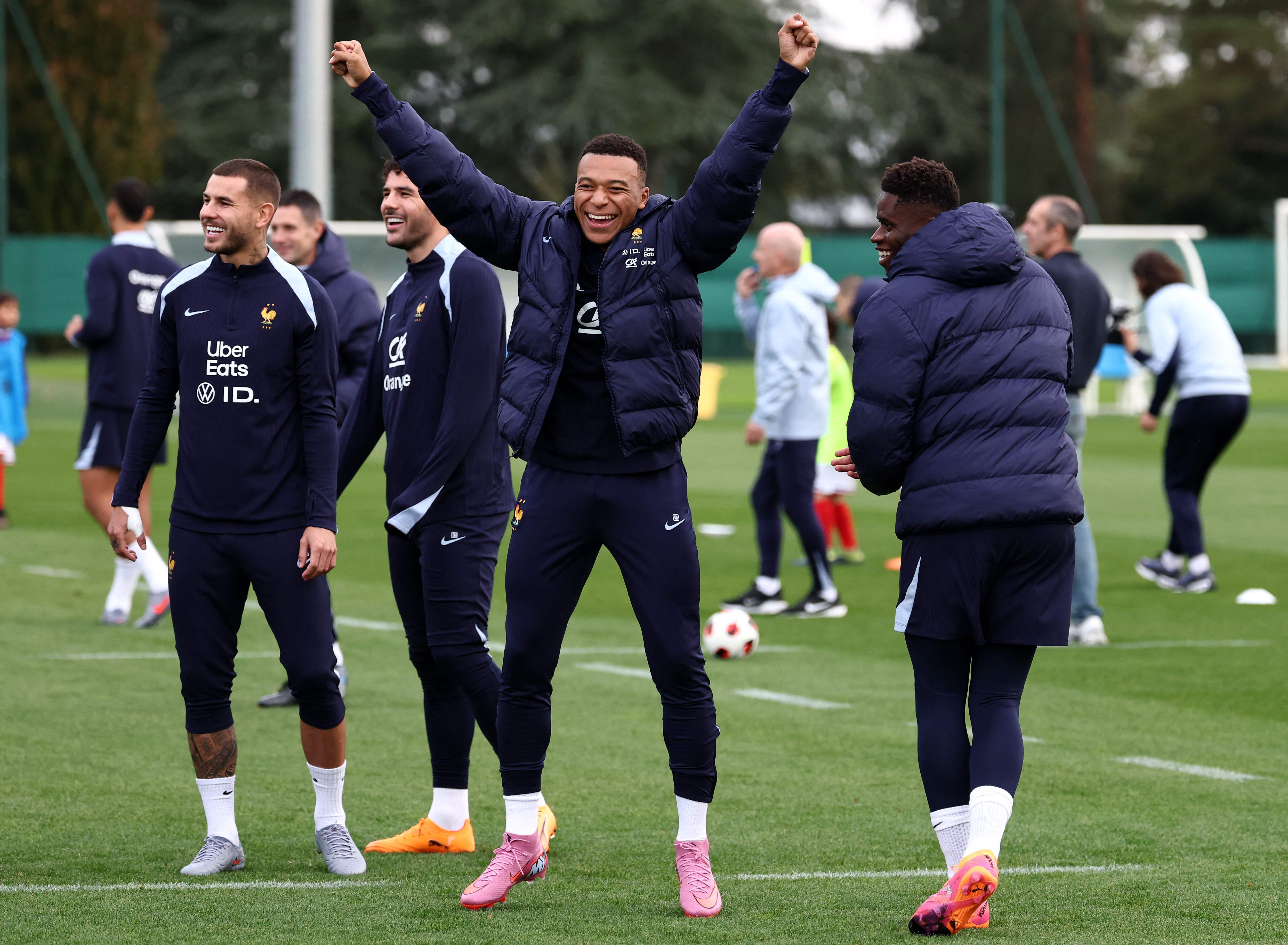 九游体育官网-（外代二线）足球——世预赛：法国队备战