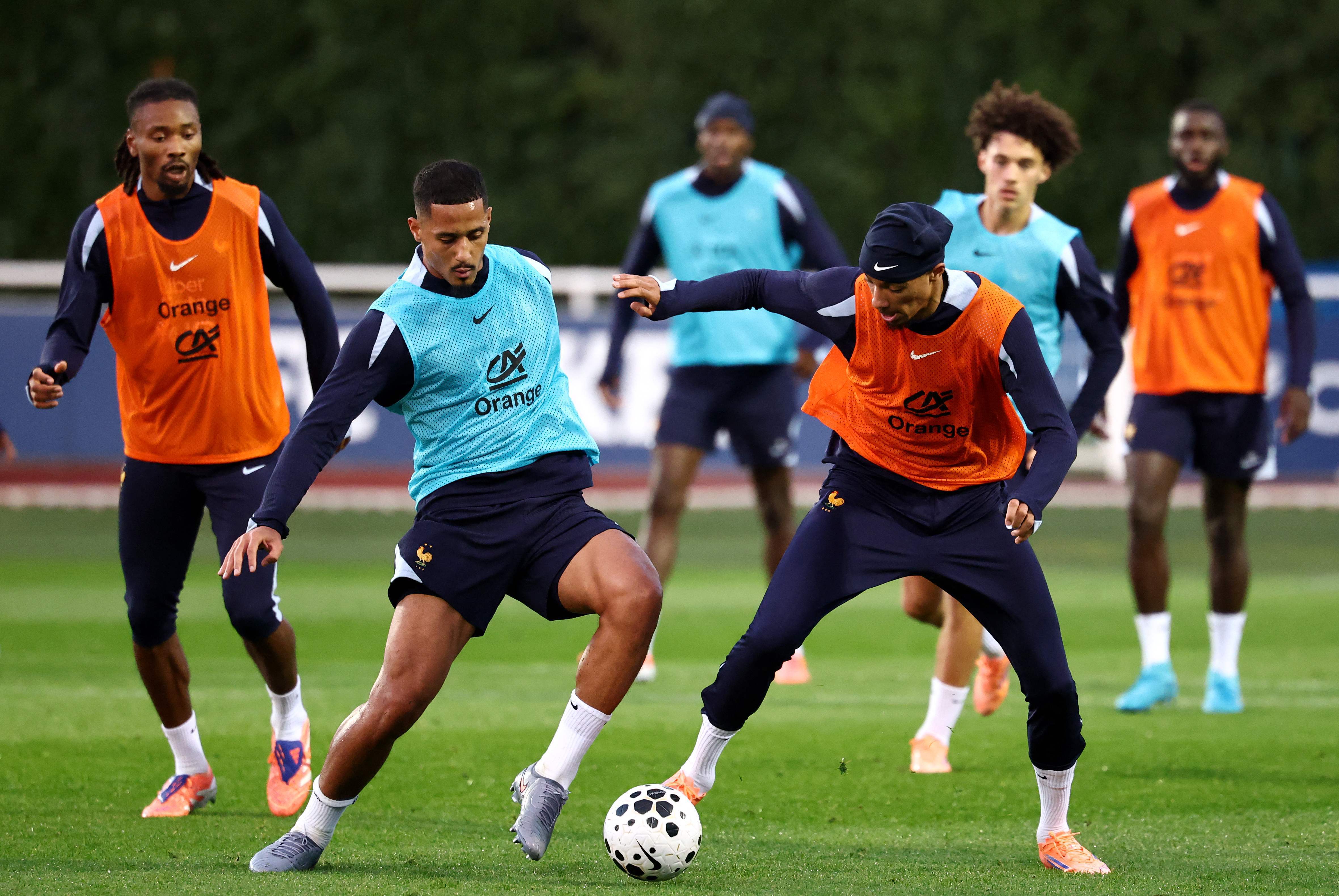 (外代二线)足球——世预赛:法国队备战