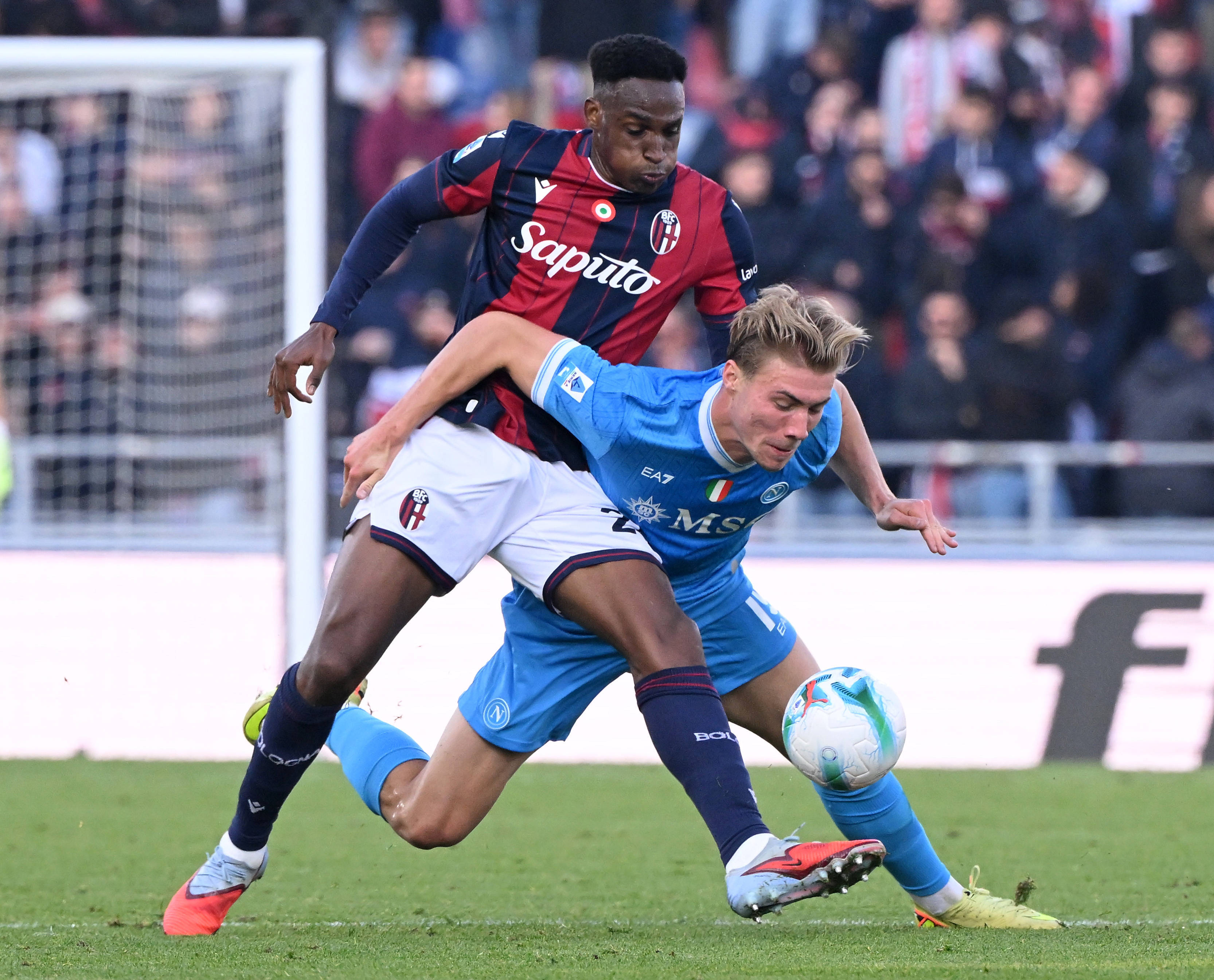 （体育）足球——意甲：博洛尼亚胜那不勒斯