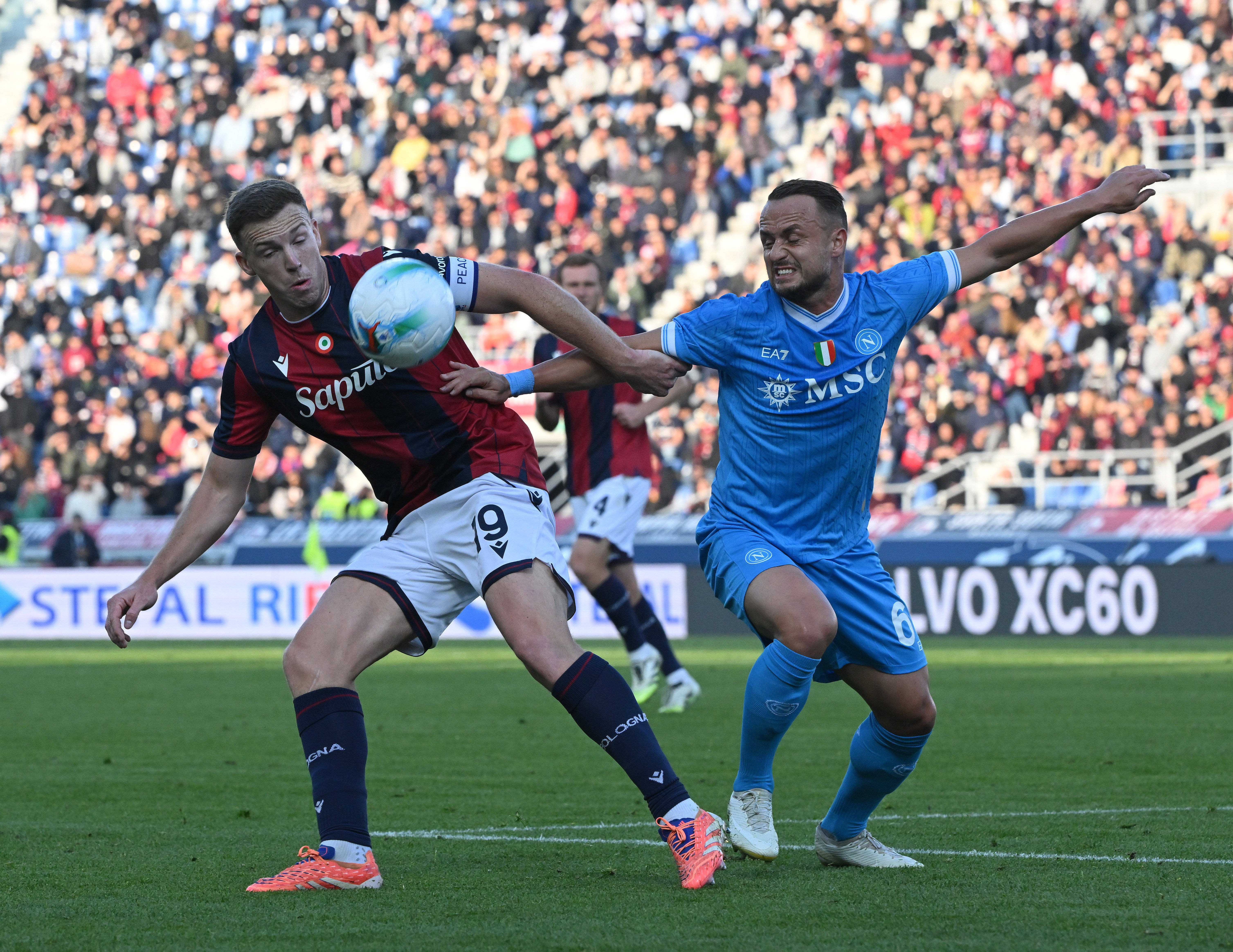 （体育）足球——意甲：博洛尼亚胜那不勒斯