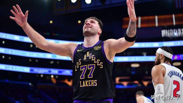 九游体育-雷吉·米勒怒斥湖人队卢卡·东契奇防守懒散，活塞队大胜